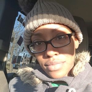 Meet your Posher, Monique